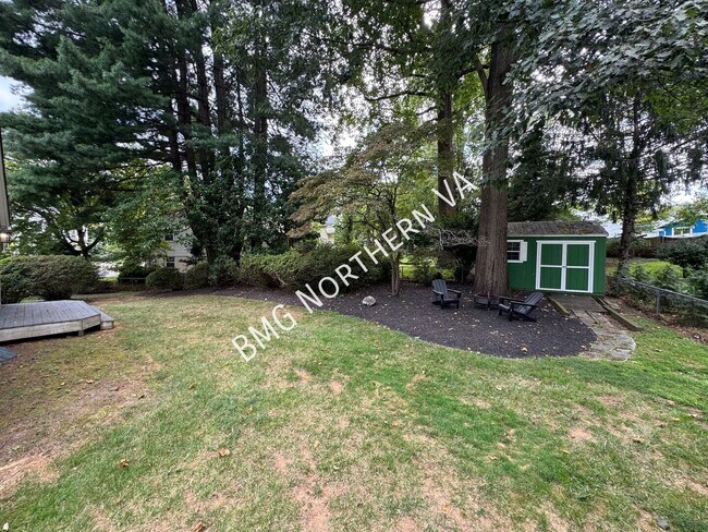 Building Photo - 1109 Hillcrest Dr SW