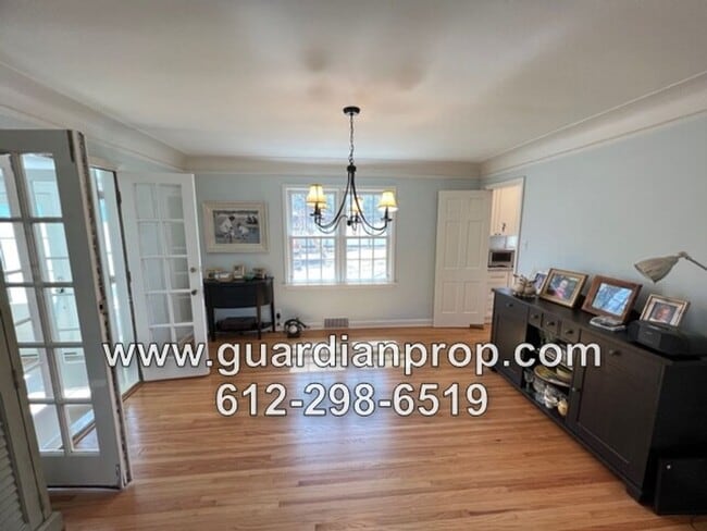 Building Photo - Highland Park House Available Mid July, Up...