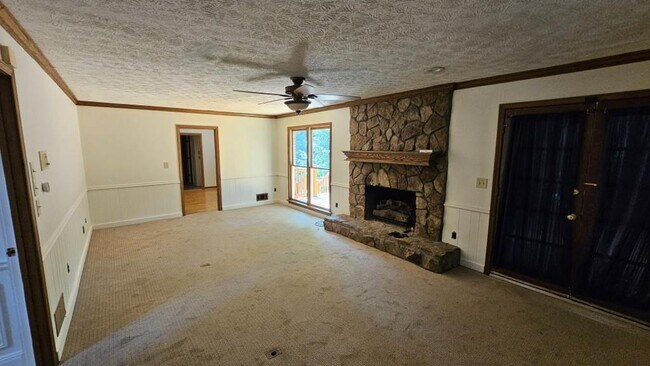 Building Photo - 2858 Livsey Dr