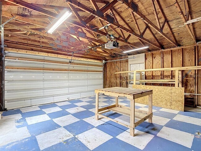 Building Photo - 3255 Amherst Ave