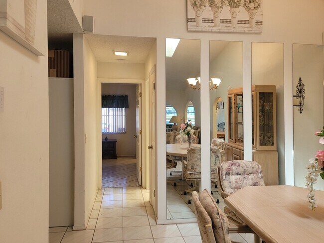 Building Photo - 2/2/1 townhome for rent in the Heather of Weeki Wachee