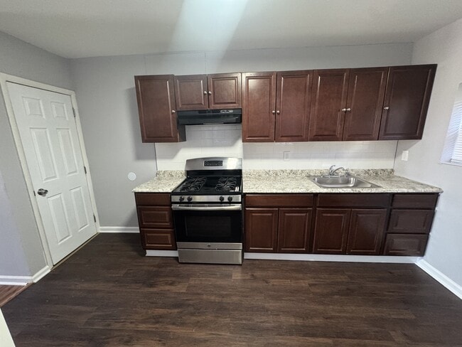 Building Photo - 5150 Wakefield St