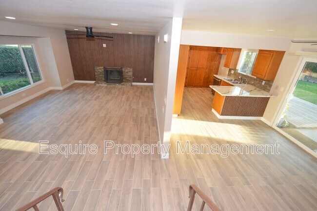 Building Photo - 729 Mardigras Ct