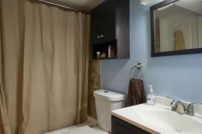 Building Photo - Petworth Stunner with Garage