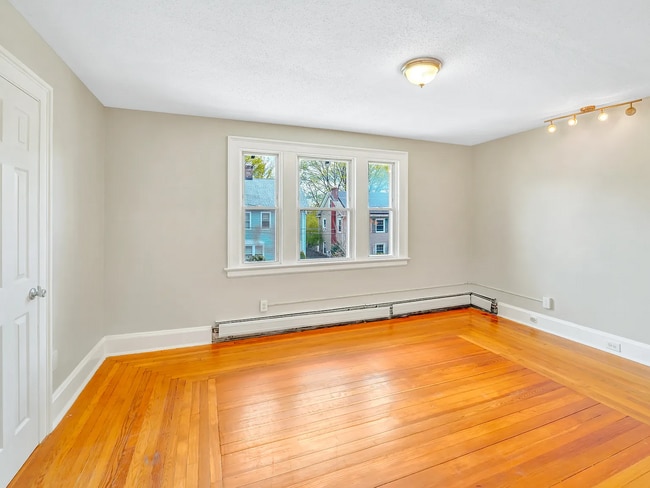 Building Photo - Charming 3-bedroom rental home in Waterbury
