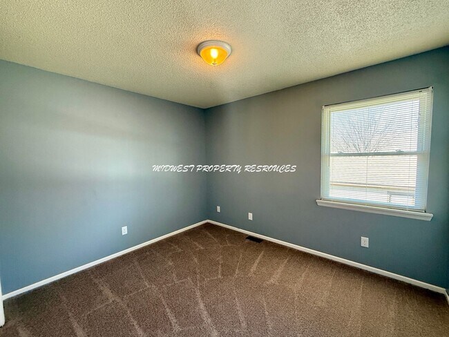 Building Photo - Charming 2bd 1.5 bath Duplex w/ Garage for Lease