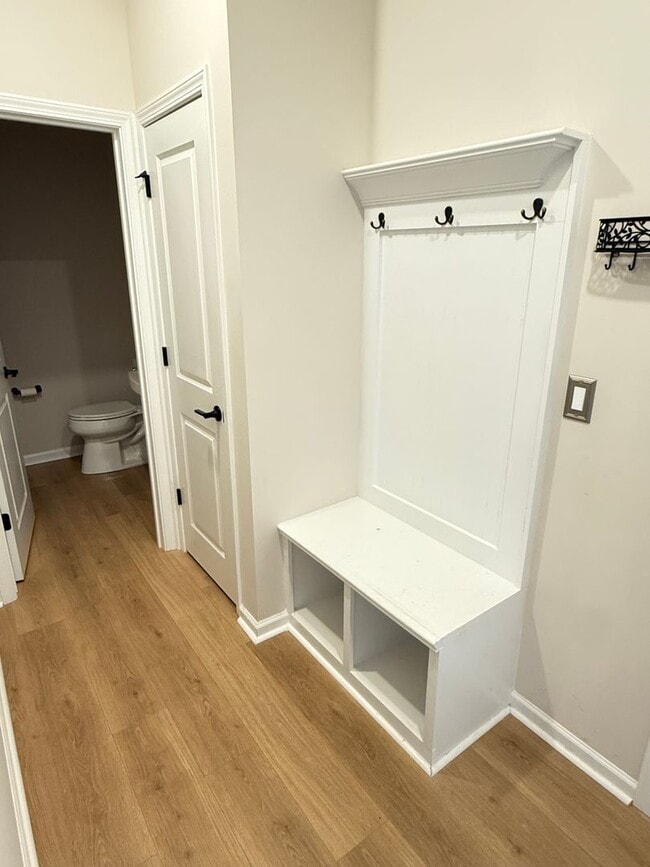 Building Photo - Nearly New Davidson Townhome | 3BR + Flex Space | 2-Car Garage | Minutes to Downtown