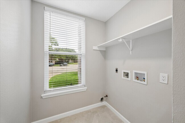 Building Photo - 1306 Hunter Wood Dr