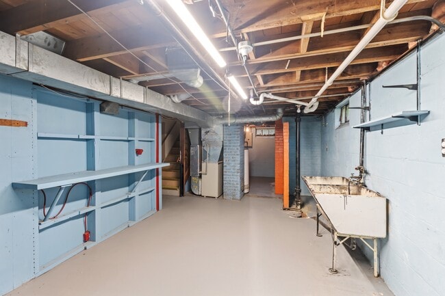 Building Photo - 1502 Schuyler Rd