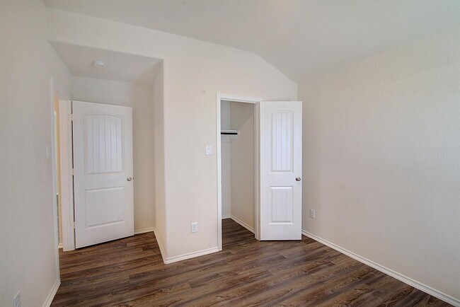 Building Photo - 14027 Grover Crk Dr