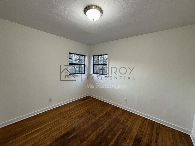 Building Photo - 3147 Shirley Dr