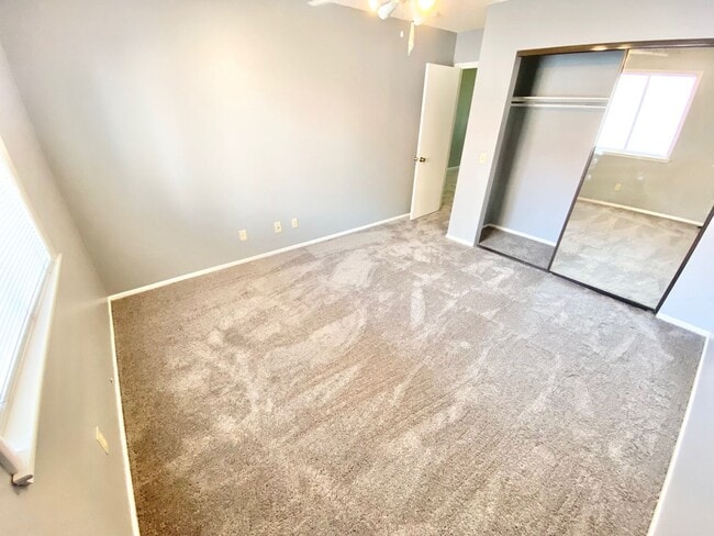 Building Photo - WESTSIDE CONDO!