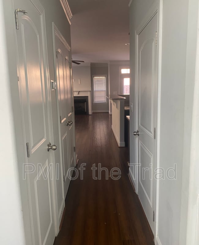 Building Photo - 1146 Augustine Heights Dr