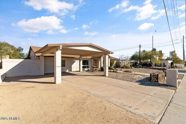 Building Photo - 2366 E Shea Blvd