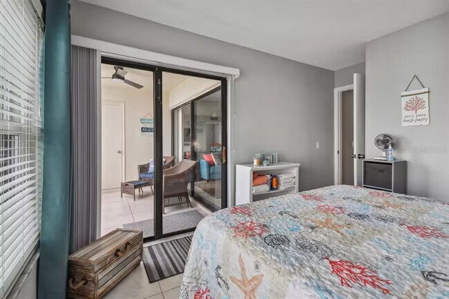 Building Photo - 6177 Sun Blvd