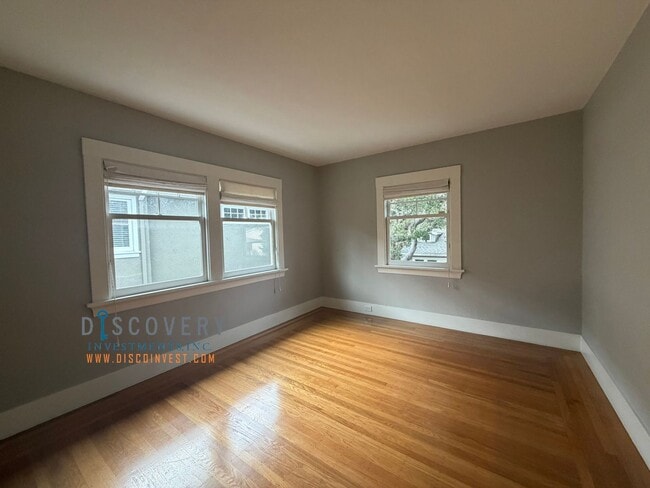 Building Photo - Lakeshore Craftsman with Detached Cottage and Versatile Bonus Rooms