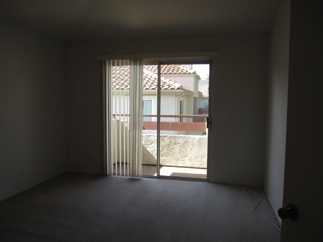 Building Photo - 2 bedroom 2 bath Upper Level Condo