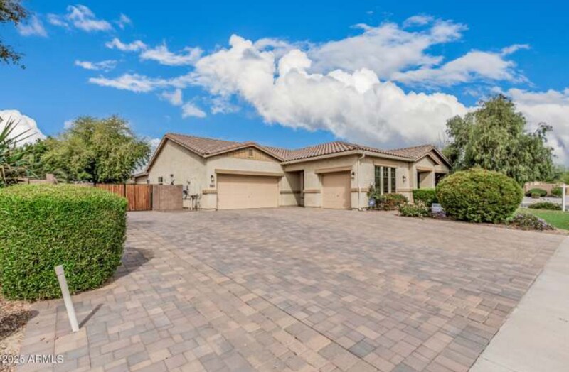 Building Photo - 4318 N 180th Dr