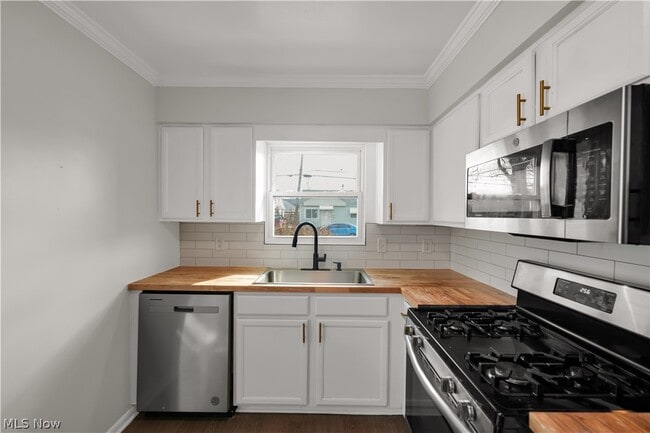 Building Photo - 12114 Milligan Ave