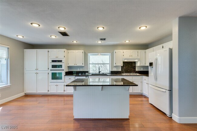 Building Photo - 9201 Buckhaven Dr