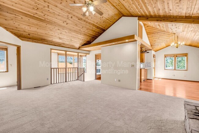 Building Photo - 1231 Funston Ave