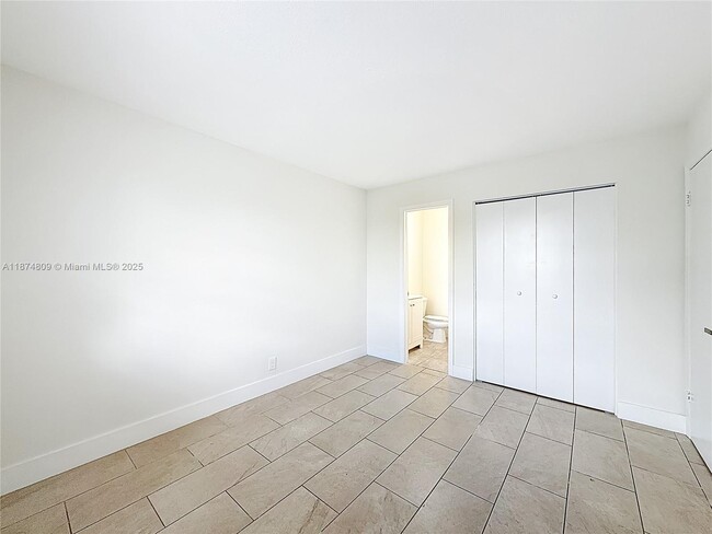 Building Photo - 1379 Seaview