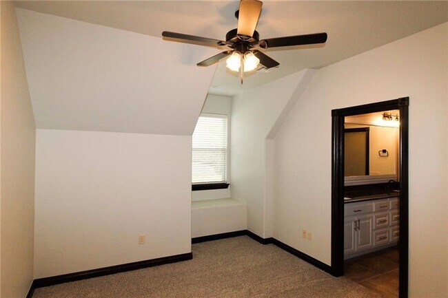 Building Photo - 4001 Sam Gordon Dr