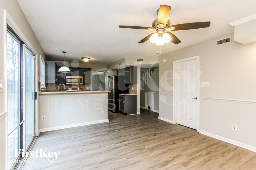 Building Photo - 962 Andover Dr