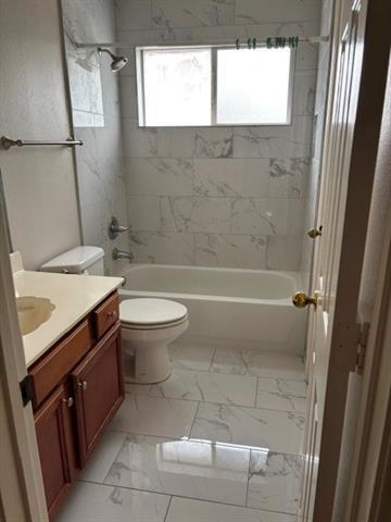 Building Photo - 2420 Cimmaron Dr