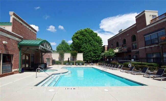 Building Photo - 791 Wylie St SE