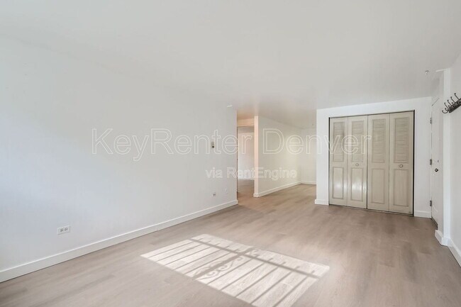 Building Photo - 65 N Clarkson St