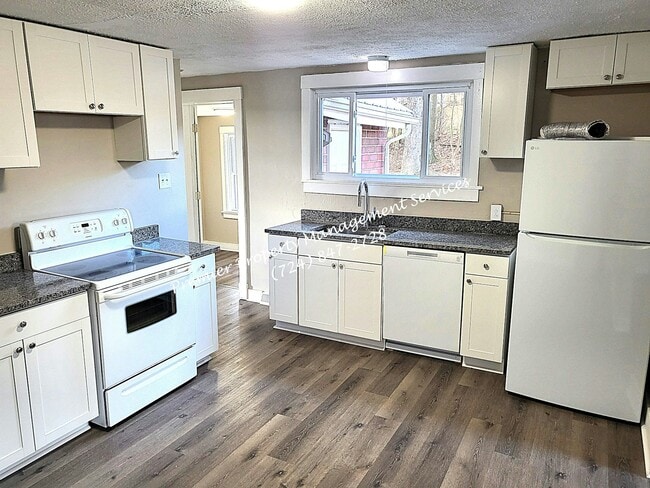 Building Photo - 1390 Barclay Hill Rd