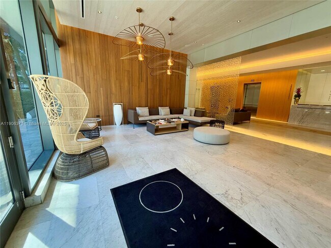 Building Photo - 88 SW 7th St