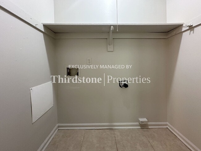 Building Photo - 8124 San Jose Manor Dr E