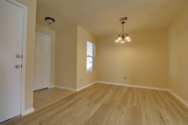 Building Photo - 939 Andover Glen Dr