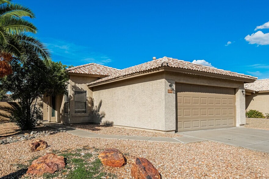 Building Photo - 10898 W Alvarado Rd
