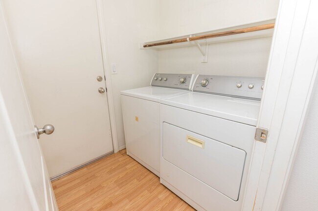 Building Photo - Spacious 3-Bedroom, 2.5-Bath Two-Story Hom...