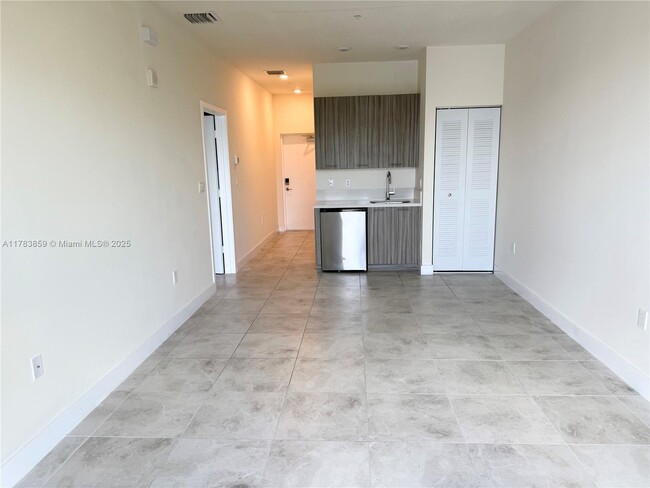 Building Photo - 4636 NW 84th Ave