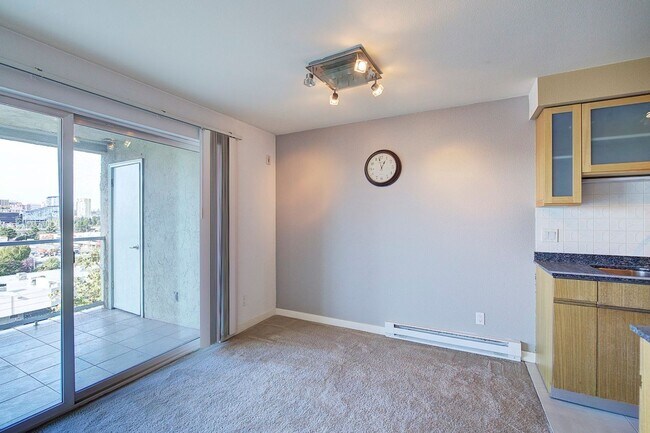 Building Photo - 2bd/1.75ba Bellevue Condo