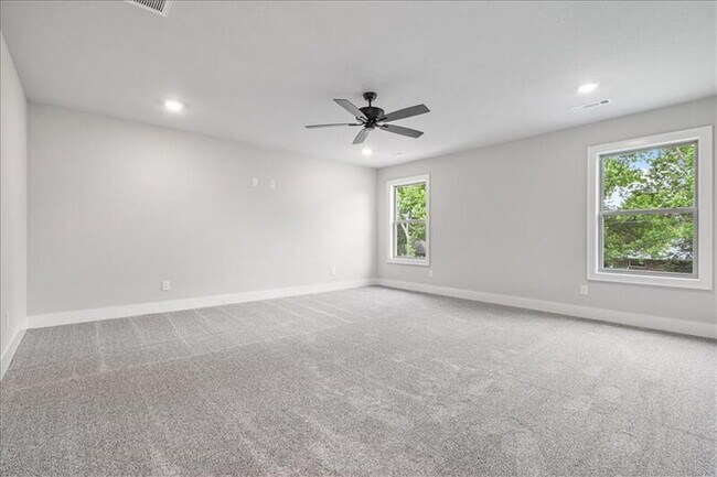 Building Photo - 1605 S 23rd Pl