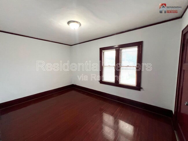 Building Photo - 2730 N 47th St