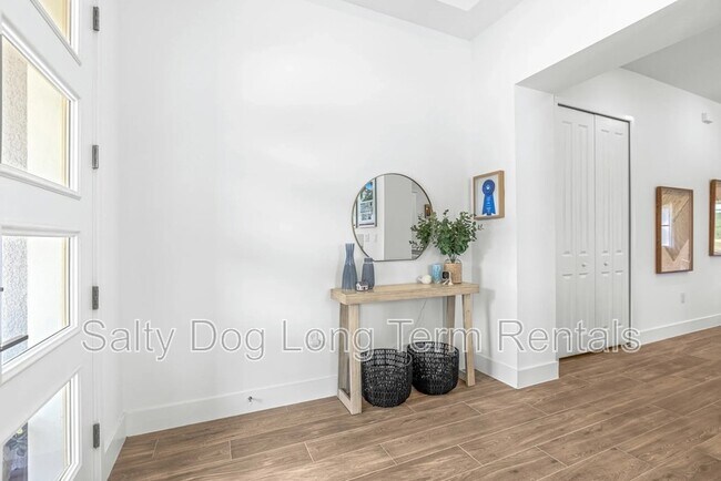 Building Photo - 1250 Champions Dr