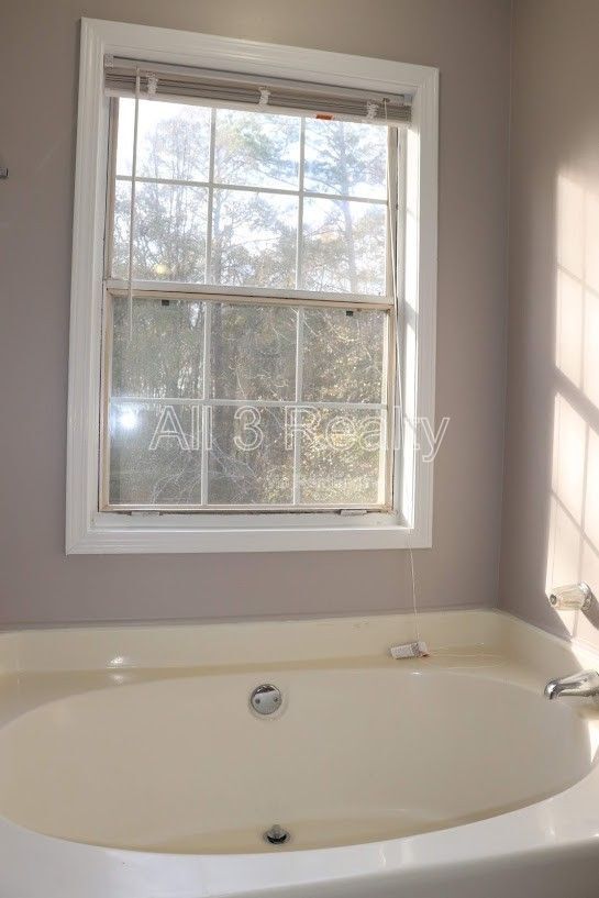 Building Photo - 508 Jarrett Ct