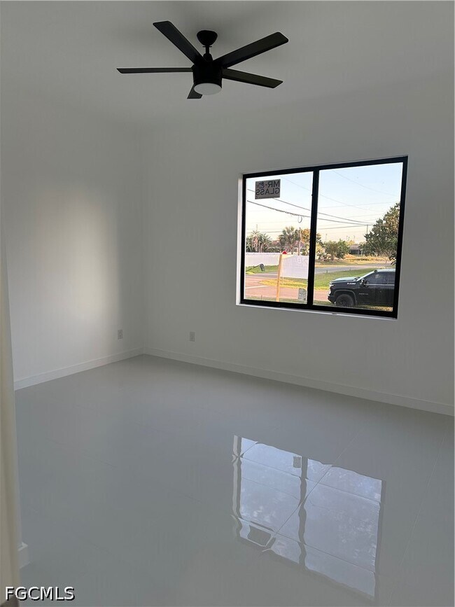 Building Photo - 2801 SW Embers Terrace