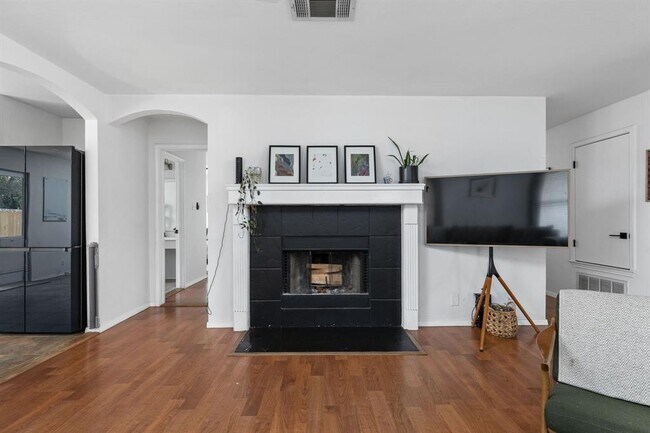 Building Photo - 8904 Kimono Ridge Dr
