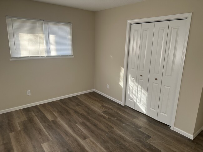 Bedroom 1 - 4703-4705 Pierre St