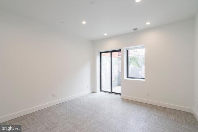 Building Photo - 3222 Turner St