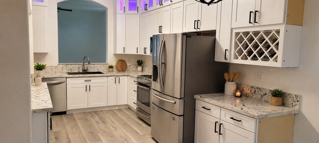 Building Photo - Your Next Home in One of Roseville’s Most Desired Neighborhoods!