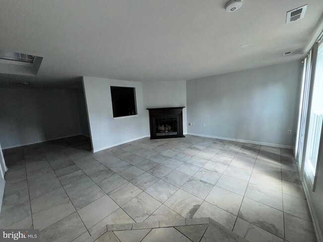 Building Photo - 7527 Belle Grae Dr