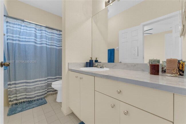 Building Photo - 8844 S Isles Cir